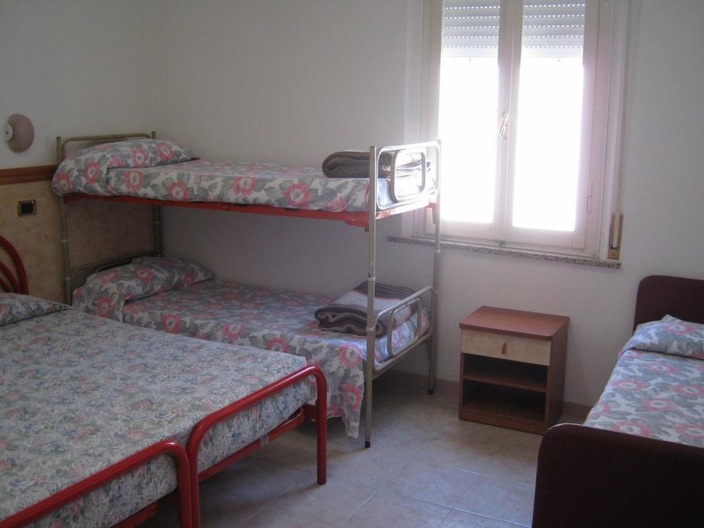 Hotel Parigi Rímini Habitación foto