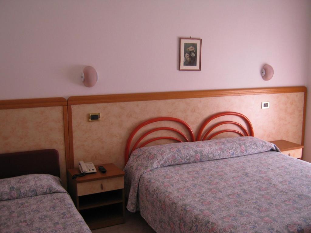 Hotel Parigi Rímini Habitación foto