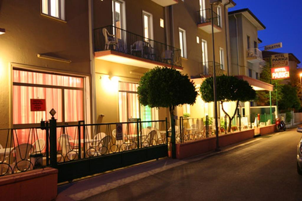 Hotel Parigi Rímini Exterior foto